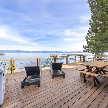Towering Pines Lakefront - 3 Bedroom W Hot Tub & Buoy
